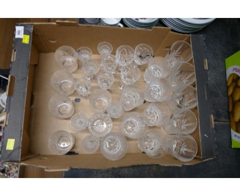 Box of glassware 