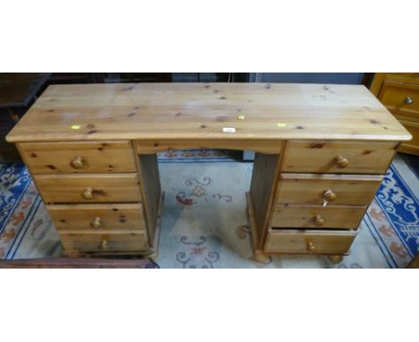Pine desk 
