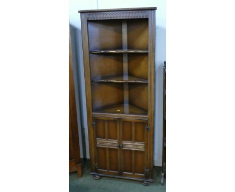 Corner cupboard 