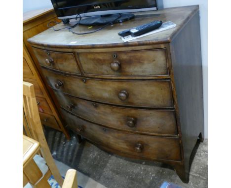 Victorian bowfronted 2/3 chest of drawers 