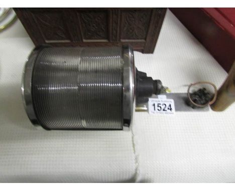 A ship's mast light.