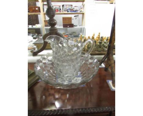 An American cube glass jug and basin set.