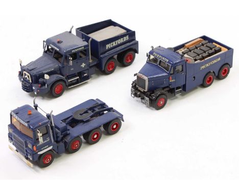 Alan Smith Auto Models (ASAM) and similar 1/48th scale white metal kit built "Pickfords" Heavy Haulage vehicle group, all han