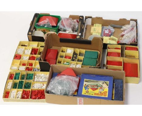 A large quantity of various mixed 1950s Bayko to include various building sets, spares cabinet, No. 1 sets, loose parts in va