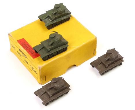 Dinky Toys No. 152A/650 Light Tank original trade box containing 4 examples with two in drab and two in military green, two s