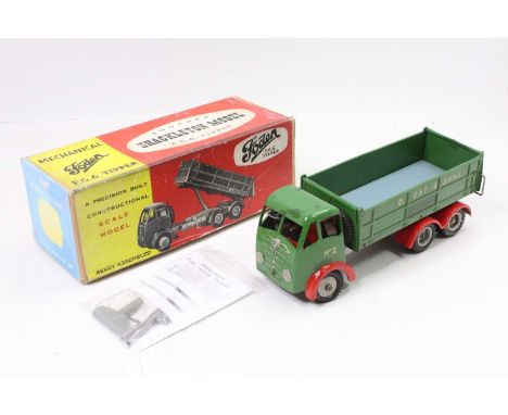 Shackleton FG6 Foden Mechanical Tipper, repainted in green and red, reproduction box with set of tools and reproduction leafl