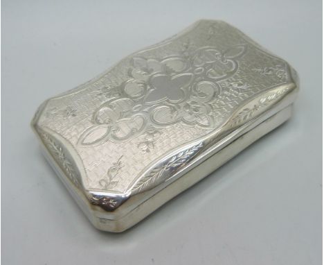 A vintage snuff box, tests as silver, with continental control marks, 54g, 82mm wide