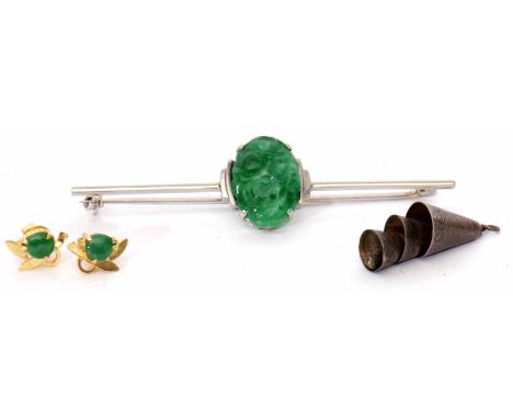 Mixed Lot: modern jade bar brooch, the carved oval panel framed in a 9ct stamped mount, 55mm long.  A pair of yellow metal an
