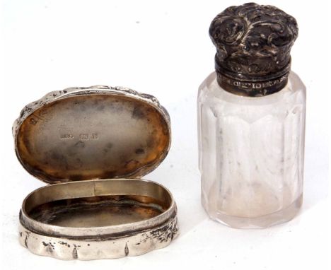 Mixed Lot: comprising an Edward VII snuff box of shaped oval form, the hinged cover with engine turned decoration and central