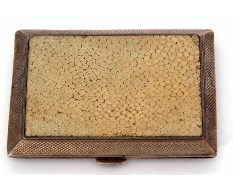 George V hallmarked silver and shagreen cigarette case of hinged and sprung rectangular form with green shagreen inset panels