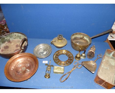 A quantity of brass and copper including skillet, saucepan, flower trough, companion set, colanders and small lamp and small 