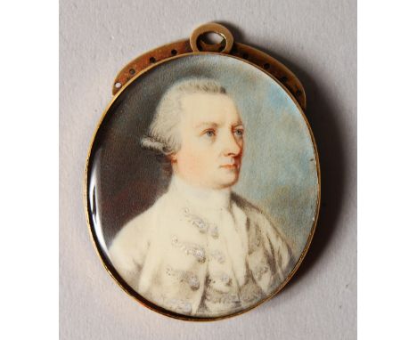 19TH CENTURY ENGLISH SCHOOL, PORTRAIT OF A GENTLEMAN, wearing a white coat. 1.5ins x 1.25ins.