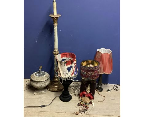 A quantity of lamps, lighting and lamp bases etc, all as found 