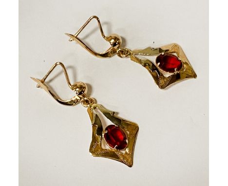 PAIR OF 18CT GOLD RUBY EARRINGS VICTORIAN 3.9GRAMS APPROX