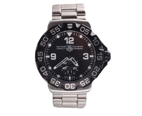  Metal : Stainless Steel   Designer  : Tag Heuer  Movement  : Quartz   Measurements  : 43mm case diameter, full size bracelet