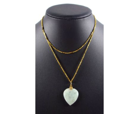 Chinese yellow metal box and bar link necklace, L 83.5cm, 13.3grs, with a jade heart shaped pendant with gilt mount (2) 