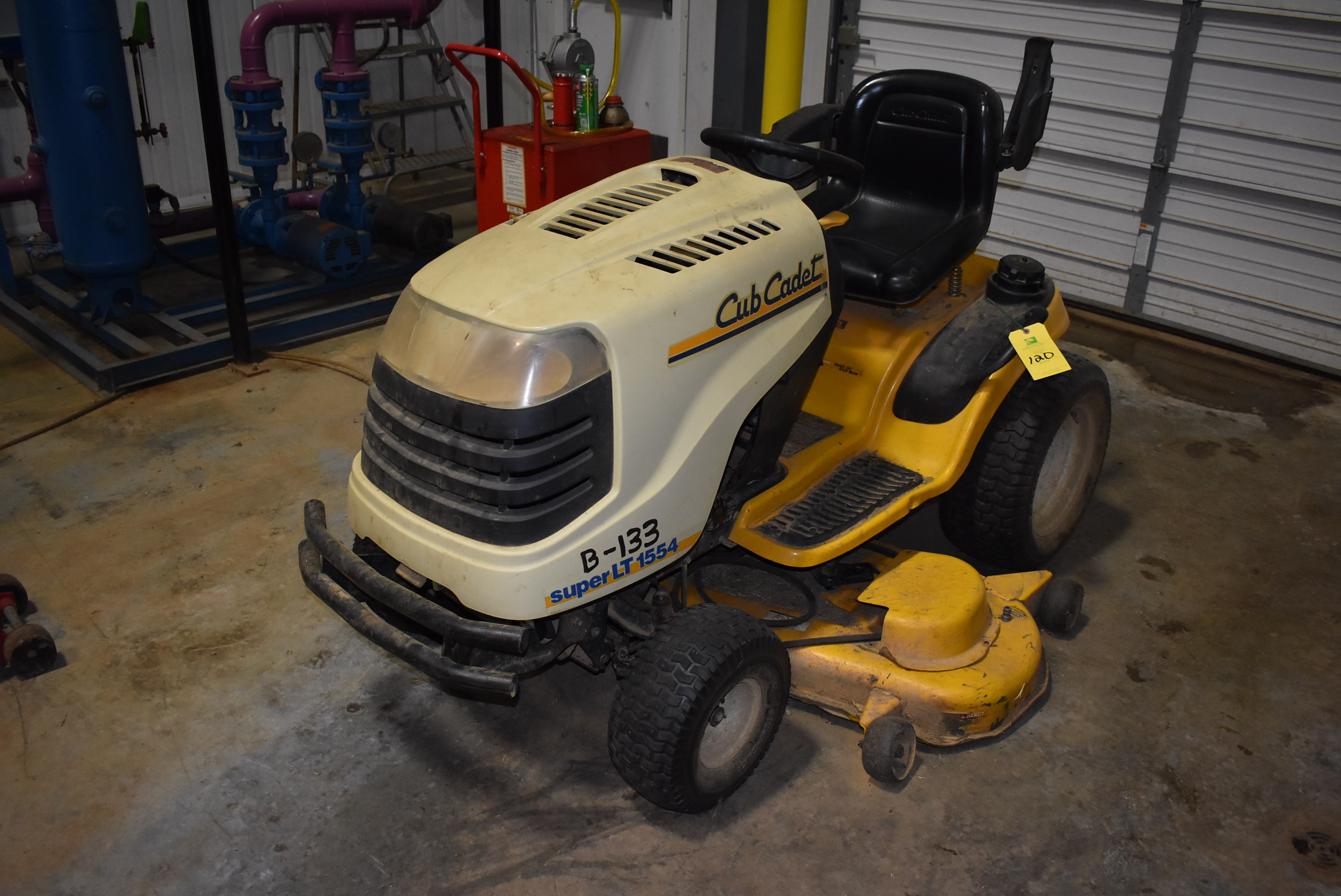 Cub Cadet Series 1500 Model Super LT 1554 Riding Lawn Mower