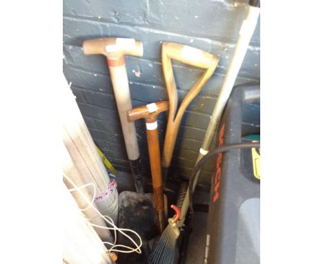 GARDEN SPADES, FORK & RAKE