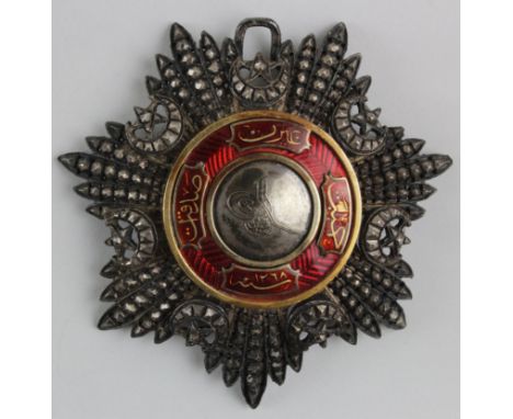 Order of Medjidie, missing its clasp and ribbon, tiny enamel chip noted.  (65mm)  Sold a/f