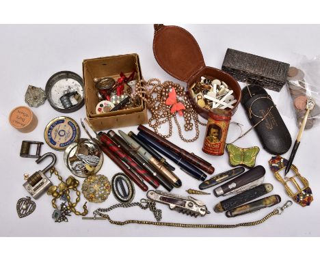 A BOX OF ASSORTED ITEMS, to include a silver 'Mizpah' ring, hallmarked Birmingham 1881, ring size I, a silver fob with an eng