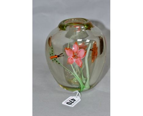 A BALUSTER SHAPED GRAAL VASE, internally decorated with butterflies and flowers, unsigned, approximate height 13cm (Condition