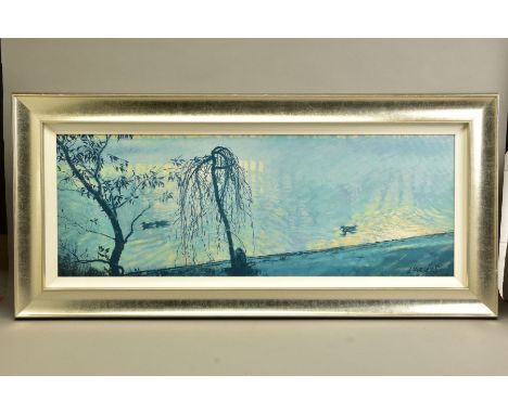 ROLF HARRIS (AUSTRALIAN 1930) 'MIST ON THE THAMES', a limited print 22/195 of a London scene, signed bottom left, no certific