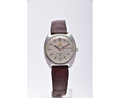 A GENTS 'OMEGA' AUTOMATIC WRISTWATCH, round silver dial signed 'Omega Automatic Chronometer Constellation', baton markers, da