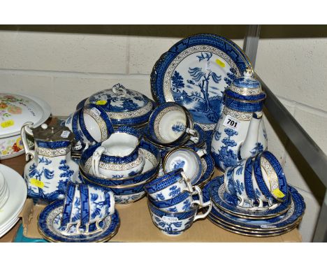 A SMALL QUANTITY OF BOOTHS REAL OLD WILLOW TEA AND BREAKFAST WARES, comprising seven tea cups, five saucers and a similar Car