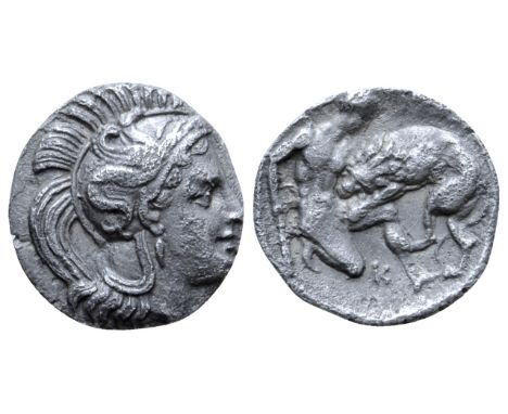 Calabria, Tarentum AR Diobol. Circa 380-334 BC. Head of Athena right wearing crested Attic helmet decorated with hippocamp / 