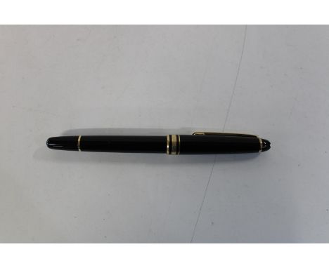 A vintage Mont Blanc fountain pen with a 14ct gold nib 