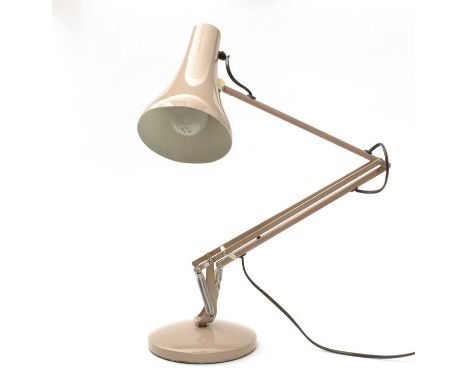 An Anglepoise Lighting Ltd Model 99 desk lamp.