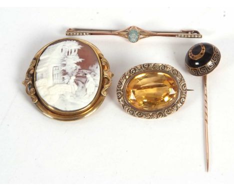 A mixed lot of jewellery, to include an aquamarine bar brooch and seed pearl bar brooch stamped 9ct, 66mm long, 2.9g, an oval