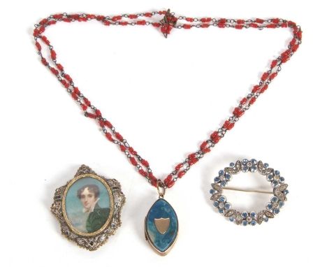 A mixed lot of jewellery, to include a marquise shape Georgian locket with inset blue agate to one side and initalled 'AP' to