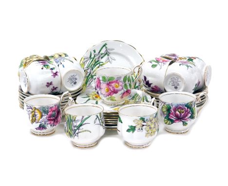A Royal Albert porcelain Water Lily pattern part tea service, comprising thirteen tea cups, twelve saucers and nine tea plate
