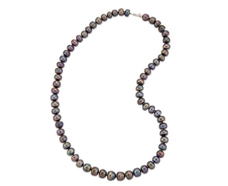 A BLACK CULTURED PEARL NECKLACE a single strand of slightly graduated black cultured button pearls knotted to a lobster claw 