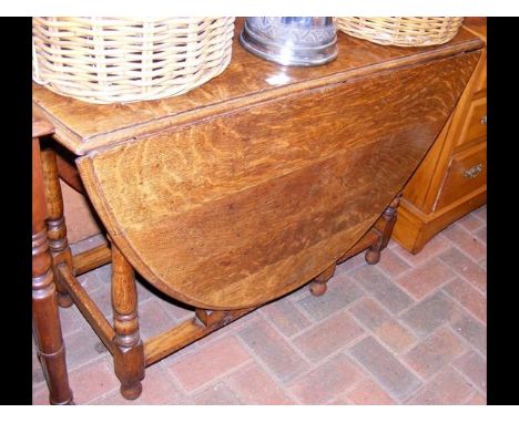 Antique gate-leg table 