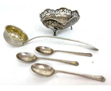 Mixed lot to include George V silver dish with pierced sides and fluted body supported on three feet, hallmarked Chester 1922