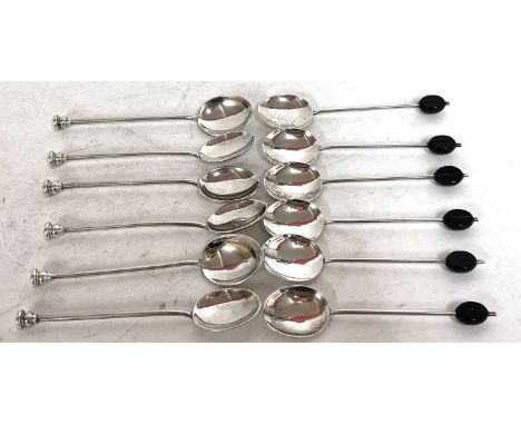 Cased set of six George V silver bean end coffee spoons, Birmingham 1927, makers mark for William Sukling Ltd together with s