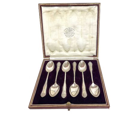 Cased set of six George V silver teaspoons, London 1912, makers for Goldsmith &amp; Silversmith Co Ltd