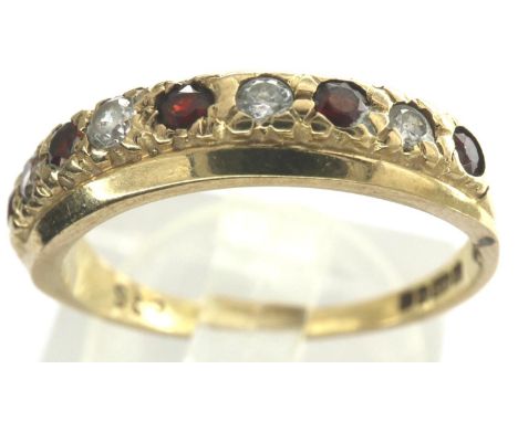 9ct gold garnet and clear stone set ring, size L, 1.9g. P&amp;P Group 1 (£14+VAT for the first lot and £1+VAT for subsequent 