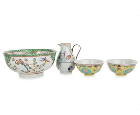 18TH CENTURY CHINESE SPARROW BEAK JUG, ALONG WITH THREE CHINESE PORCELAIN BOWLS Qianlong period (1736 - 1795), decorated in t