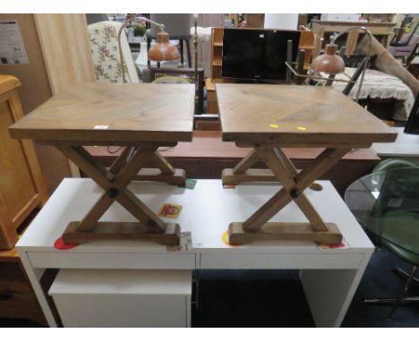 A PAIR OF MODERN LIMED EFFECT LAMP TABLES H 50 cm