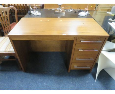 A MODERN LIGHT WOOD SINGLE PEDESTAL DESK WITH A MODERN CHAIR, H 77 cm, W 120 cm, D 56 cm