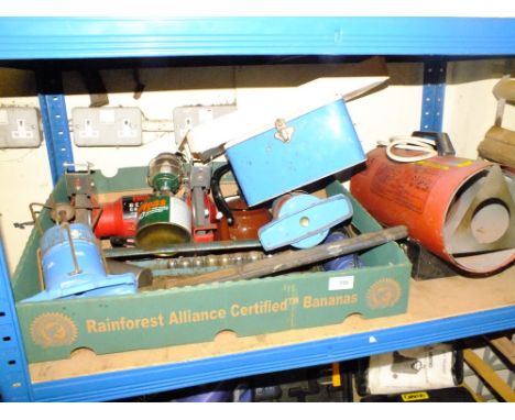 A SMALL SPACE HEATER PLUS A TRAY OF BURNERS AND TOOLS ETC