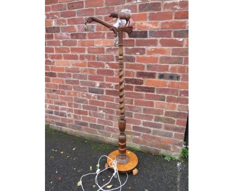 AN UNUSUAL BLACK FOREST STYLE STANDARD LAMP WITH BARLEYTWIST COLUMN, H 160 cm, SLIGHT DAMAGE
