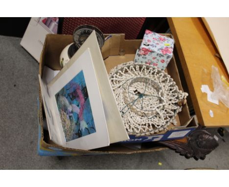 A BOX OF ASSORTED SUNDRIES TO INCLUDE A BAROMETER A/F