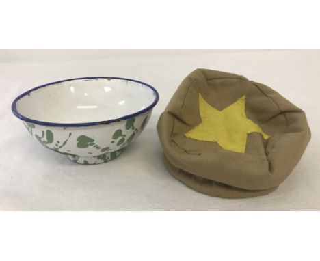 Vietnam War Era N.V.A Vietcong enamel rice bowl and dry season canvas carry bag.  Approx. 12cm diameter.