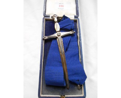 A sterling silver presentation cross presented to Crusader E.C.Deal M.W.M 1927-8 City of London Concave in presentation case