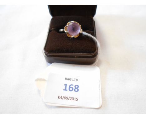 A 9ct gold ring inset with amethyst, size Q