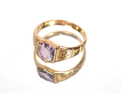 A yellow metal amethyst coloured seal ring, approximately 3.8gms&nbsp; total weight.  Ring size P/ Q